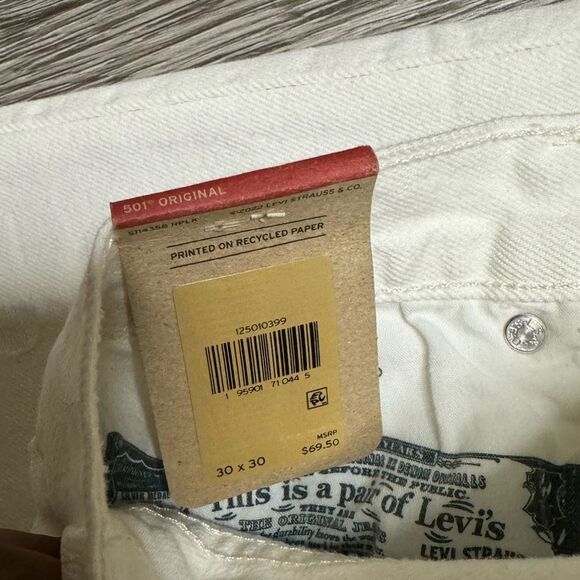 - Levi’s 501 women’s white distressed jeans - NWT - 30x30 - Picture 7 of 8